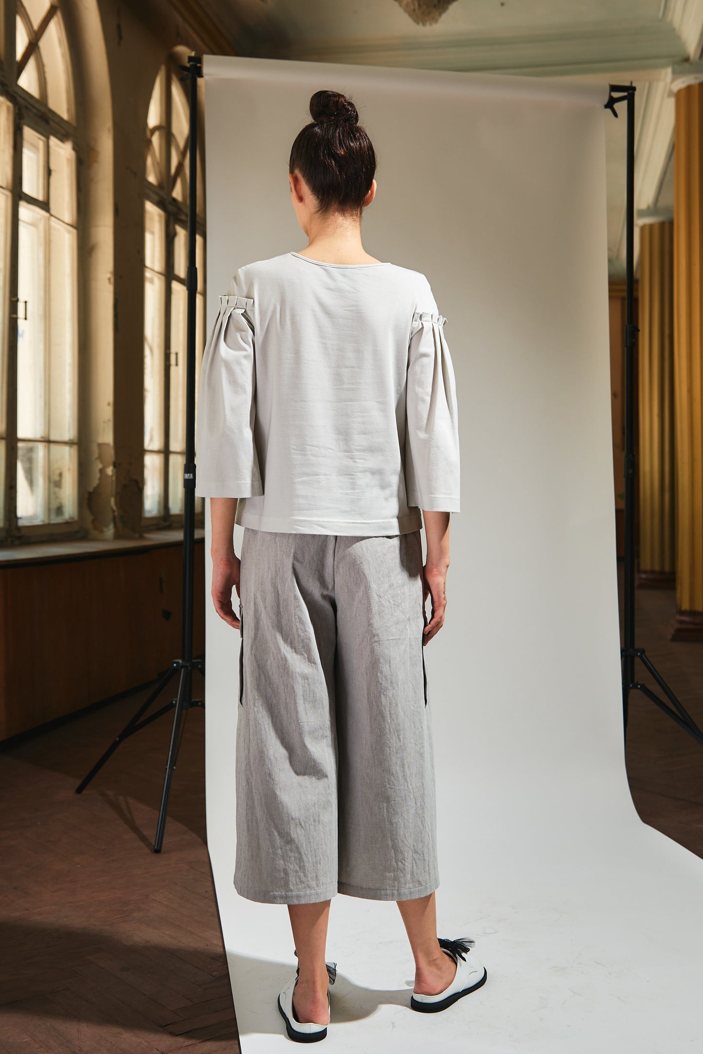 Short sleeve top with pleated details | NY77DESIGN