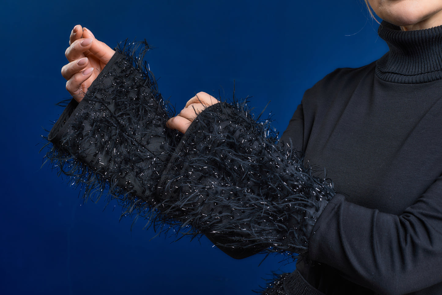 Long sleeves Turtleneck with sparkling fringe details