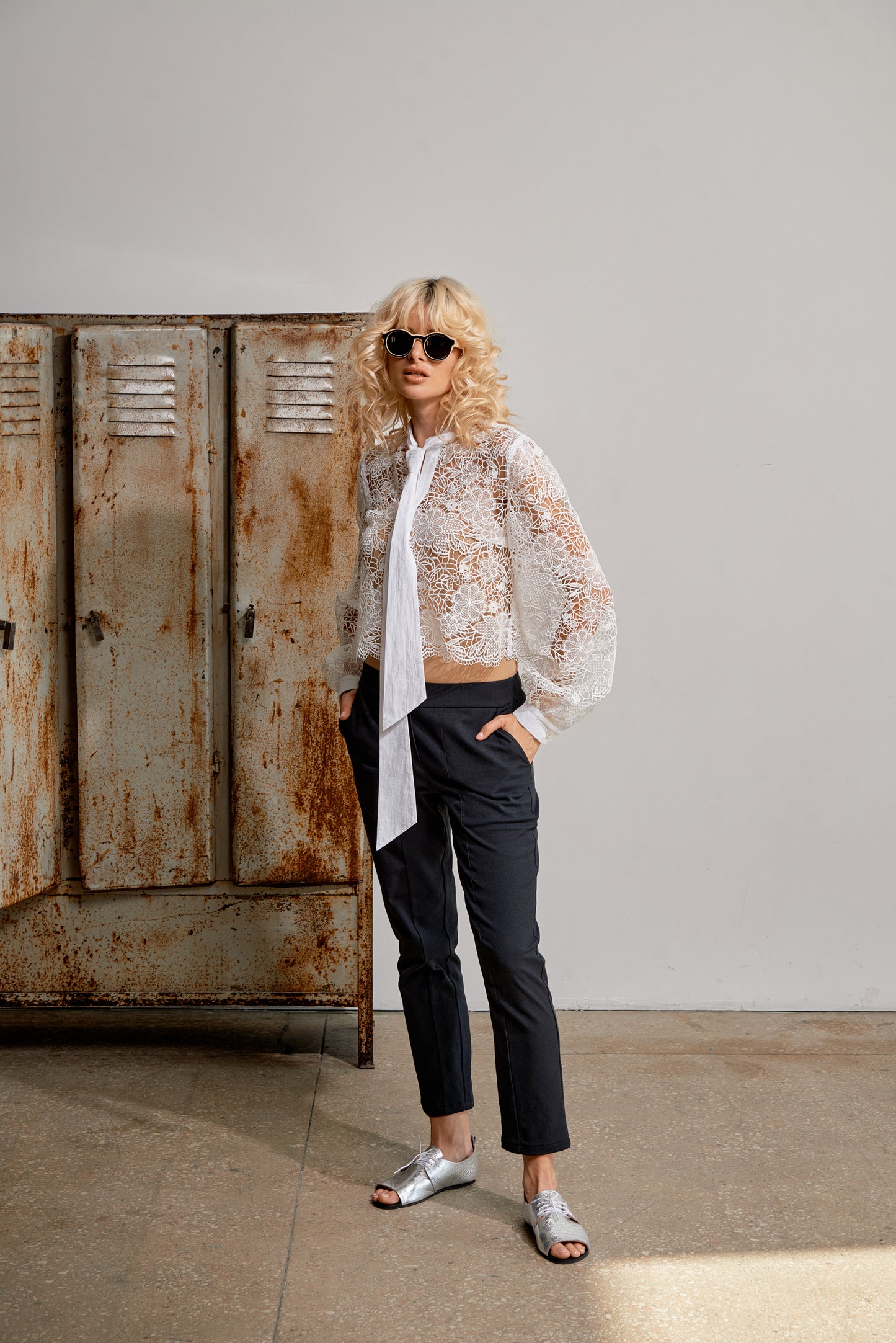 Cropped lace blouse with tie detail | NY77DESIGN