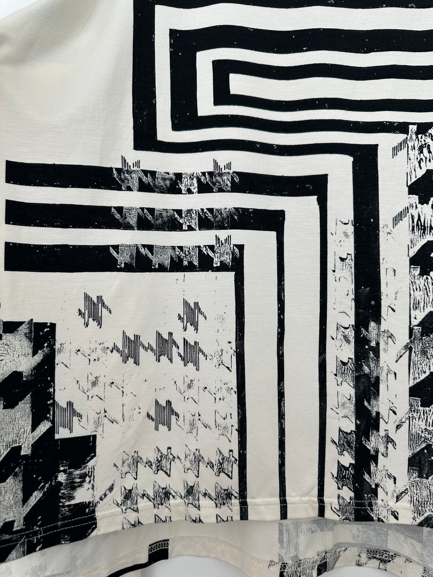 Long sleeve square top abstract print | NY77DESIGN