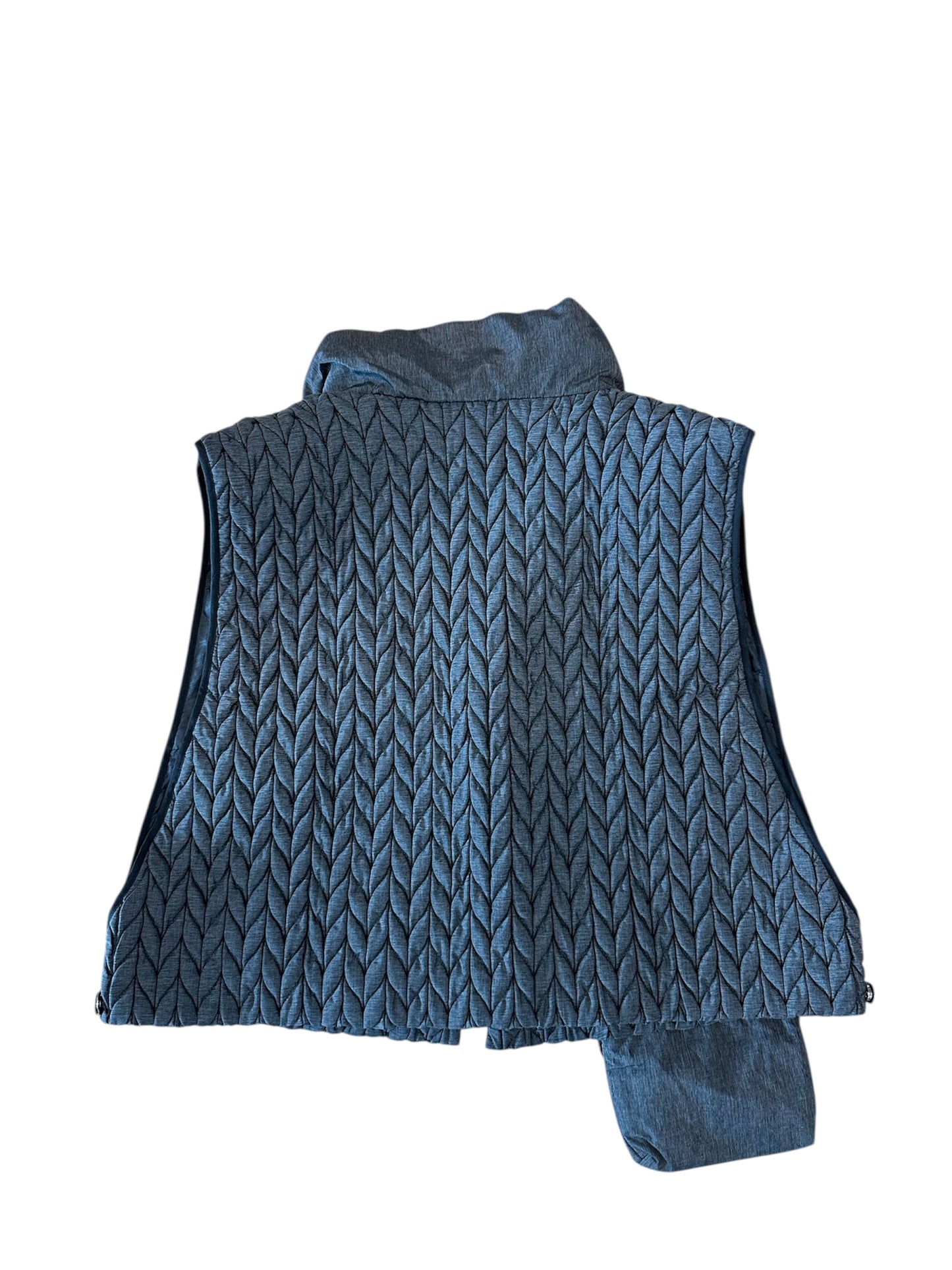 Short vest front pocket
