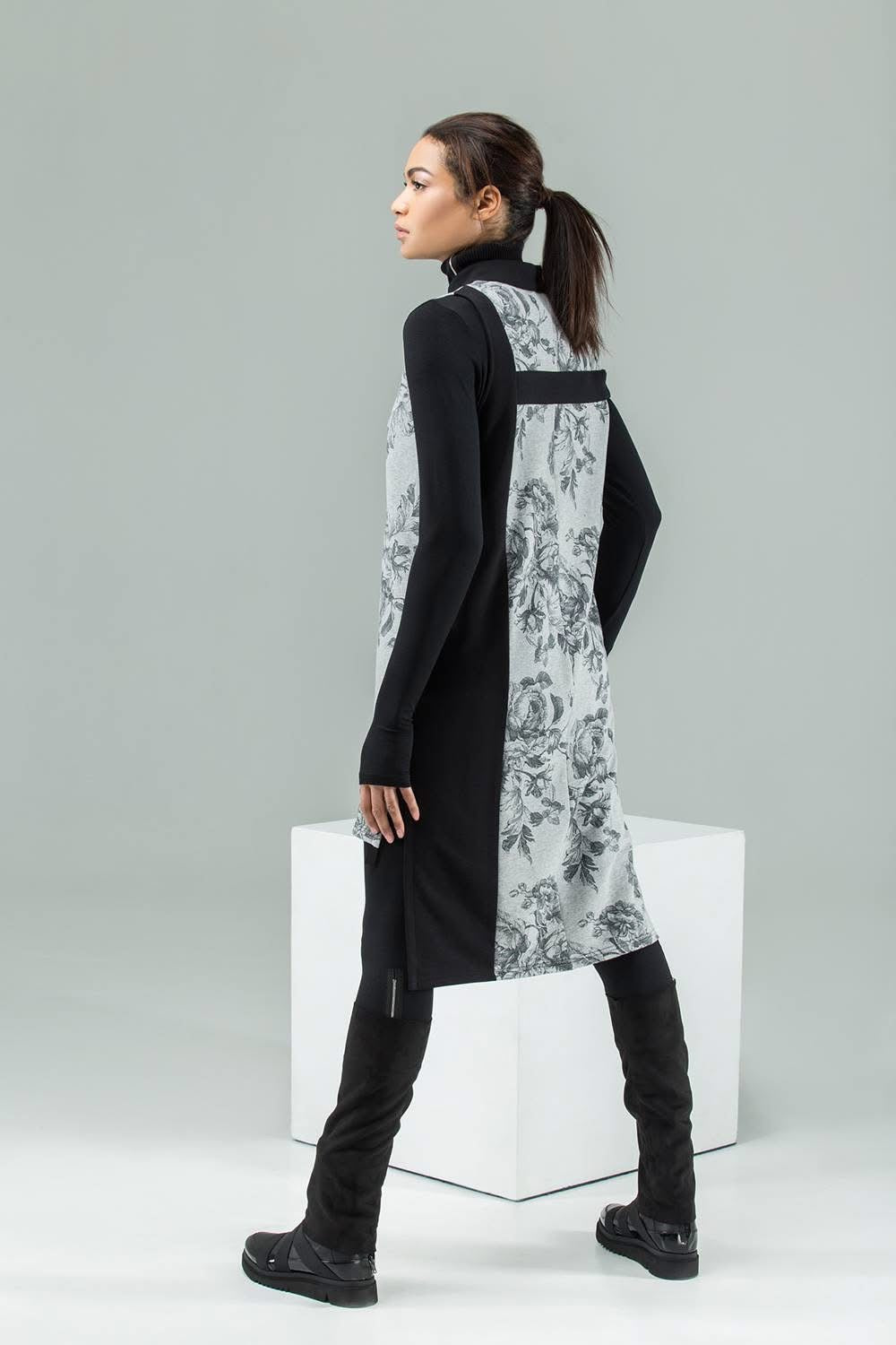 Asymmetrical long vest with zipper