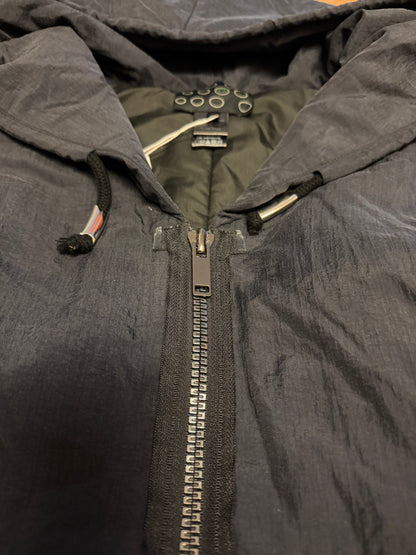 Vest with hood and zipper closure