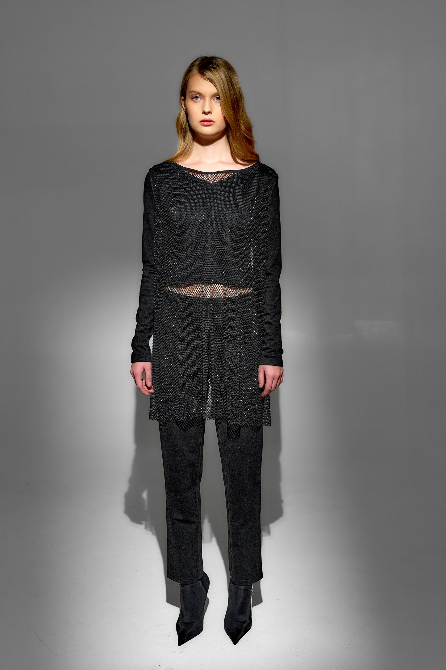 Sleeveless mesh crystals tunic