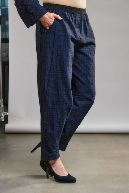 Banana Trousers with elastic waistline