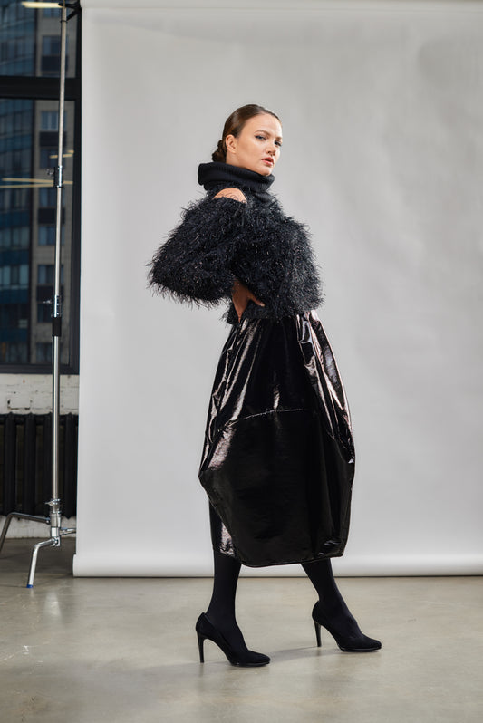 Striking balloon-style skirt