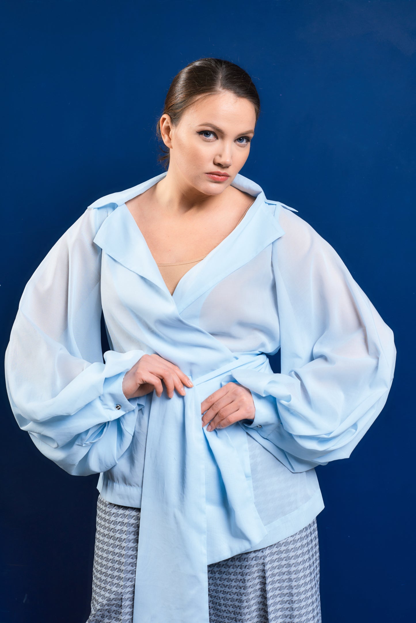 Elegant puff sleeve kimono-style blouse