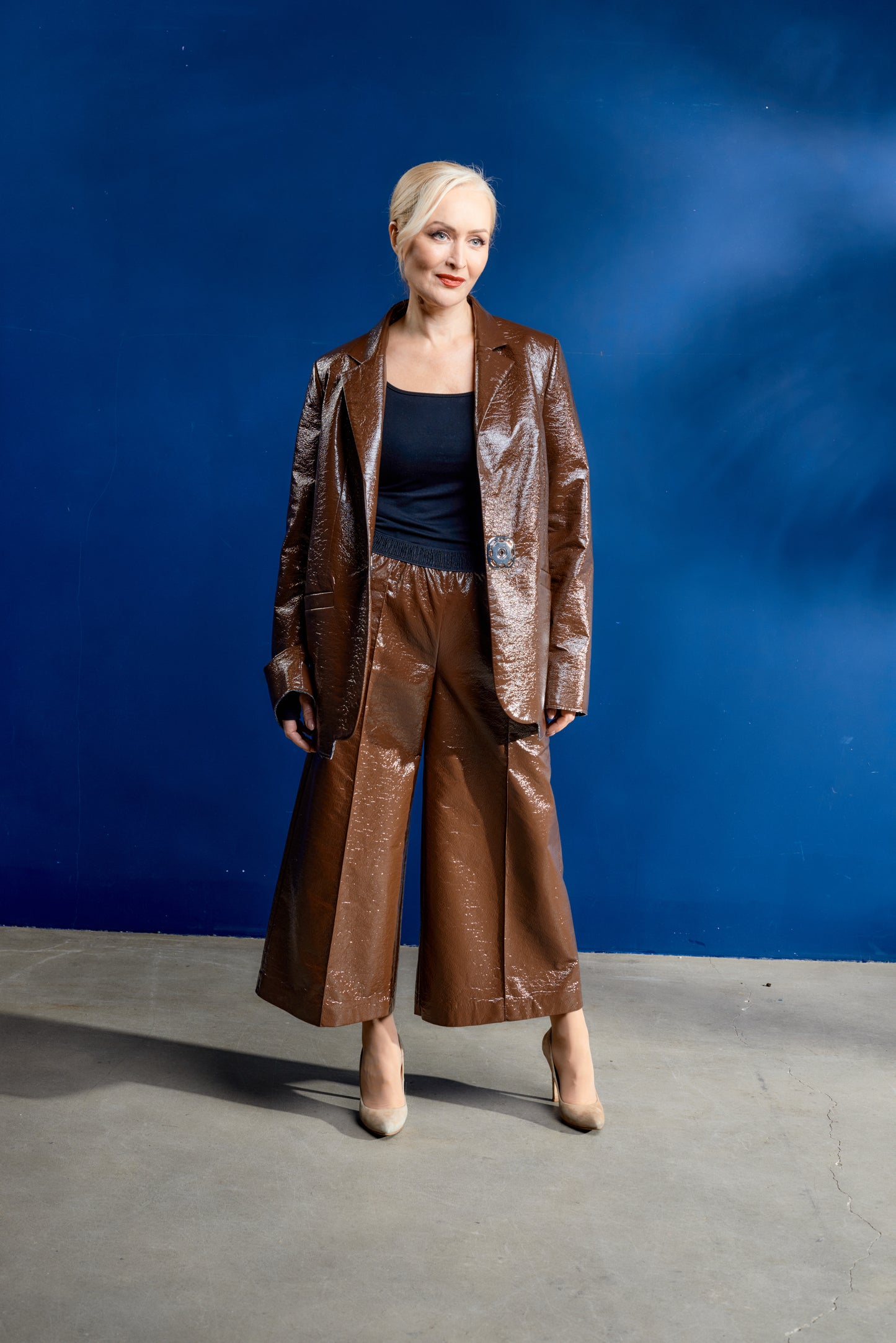 Jacket with unique big snap closure