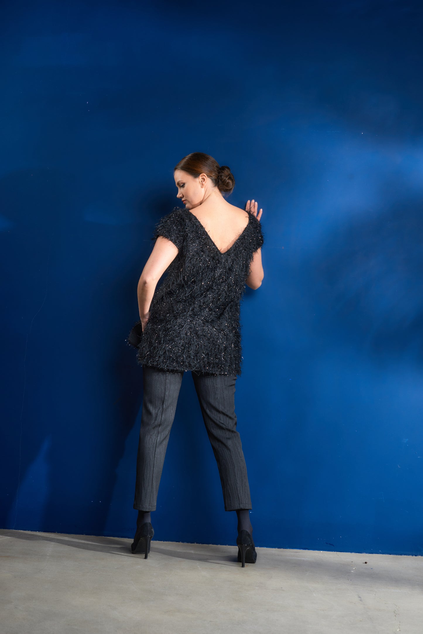 Short sleeve Top in sparkle feather like fabric