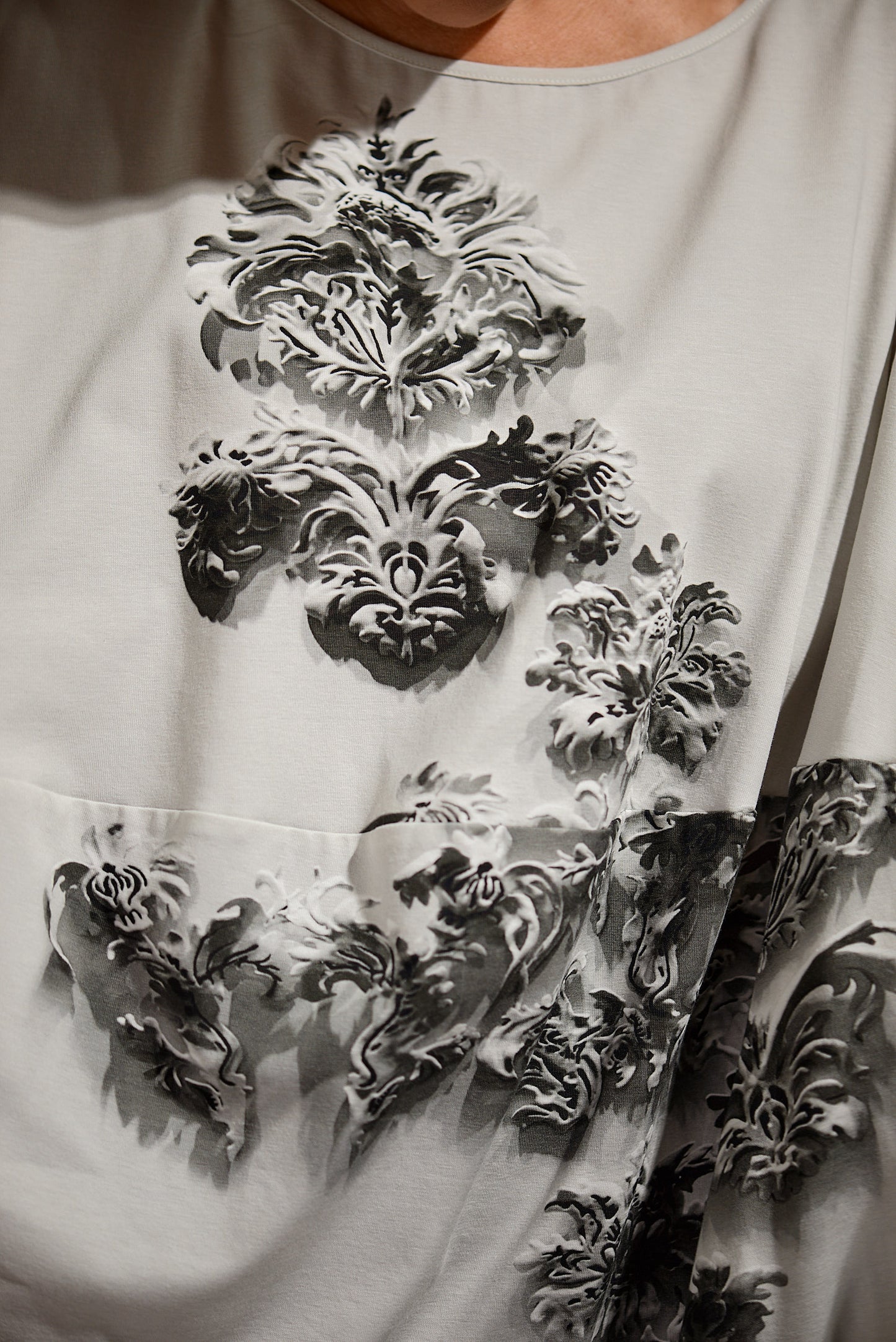 Short sleeve top with pleated details |  NY77DESIGN