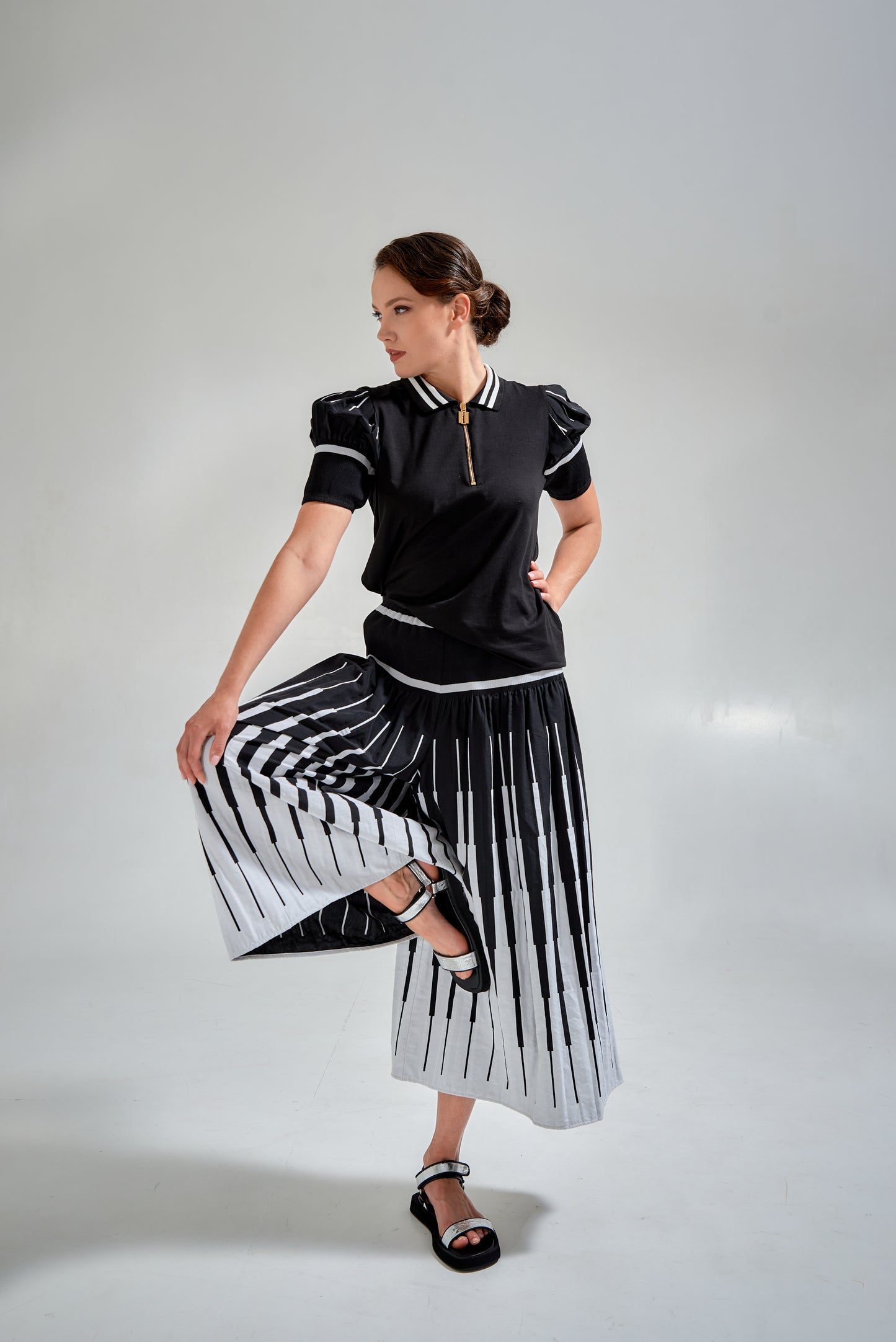 Polo top with blade puller zipper front |  NY77DESIGN