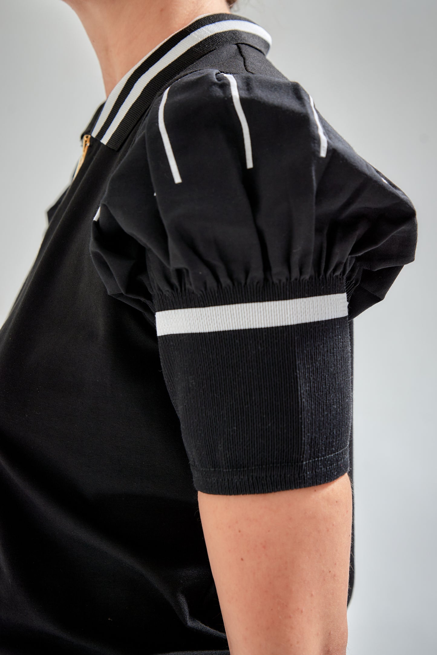 Polo top with blade puller zipper front |  NY77DESIGN