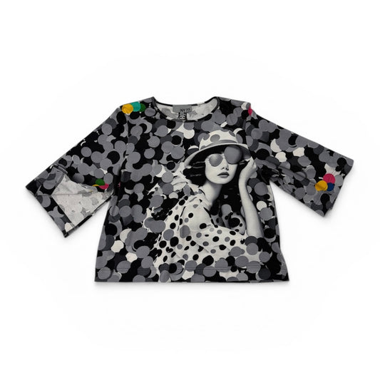 Top cropped with open sleeves AI made print