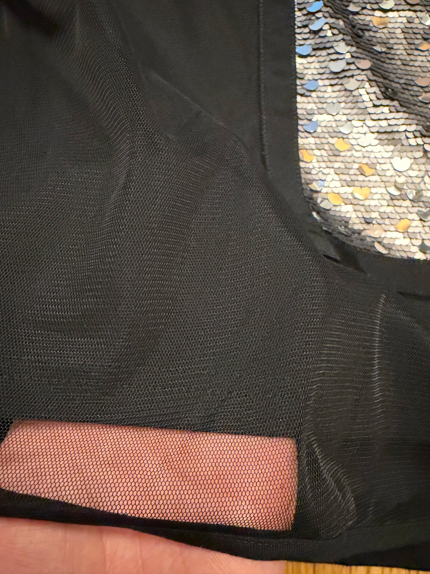 Relaxed fit top with sequins details