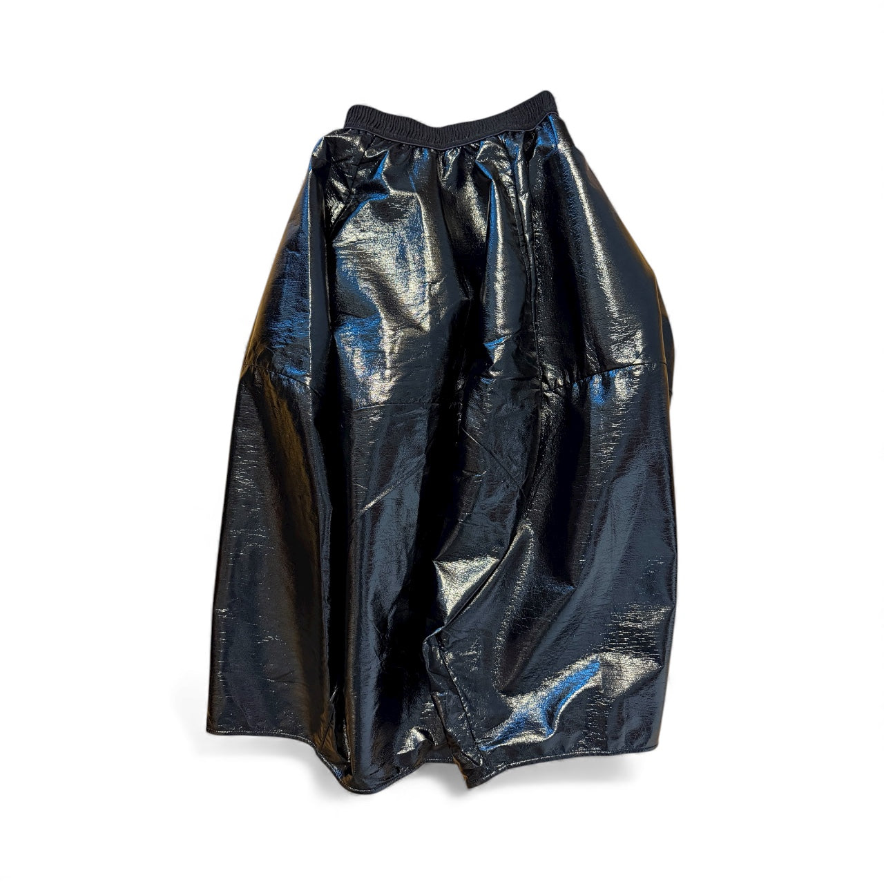 Striking balloon-style skirt