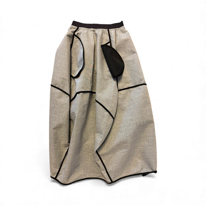 Striking balloon-style skirt